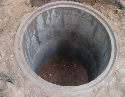 Rezervor septic pentru toaletă în țară și cavitate, precum și ce să alegeți