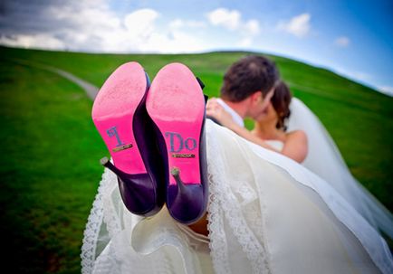 Lépésről lépésre, hogyan kell választani egy kényelmes és szép esküvői cipő - fehér