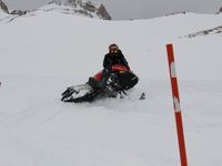 Scoala de ski de munte pe snowmobile