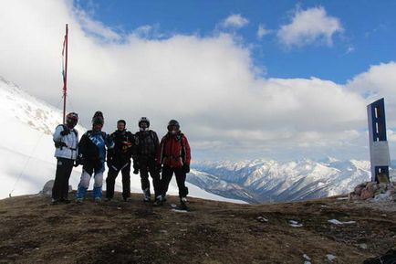 Scoala de ski de munte pe snowmobile