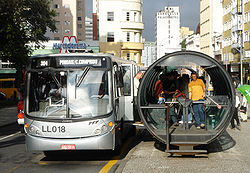 Transportul cu autobuzul de mare viteză este