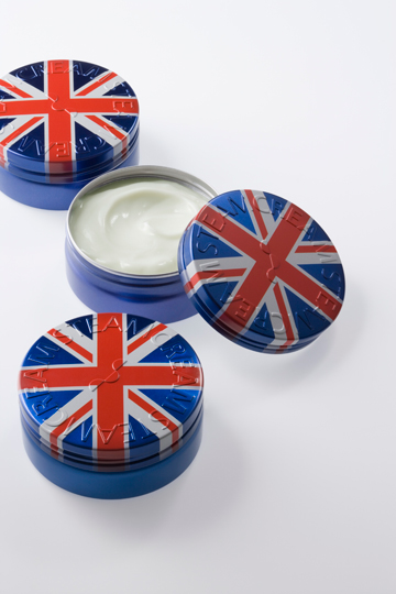 Steamcream báj egy edénybe, és három lány, szépség bennfentes (krém krém krém) Steamcream báj egy edénybe, és három lány, szépség bennfentes