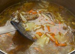 Суп з гречкою і солоними огірками - покроковий рецепт з фото на