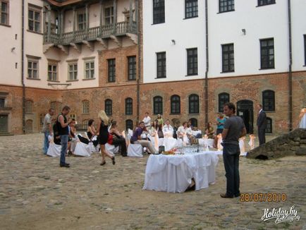 Nunta în conac cu vedere la castelul din lume este romantică și numai! Travel blog despre petrecerea timpului liber