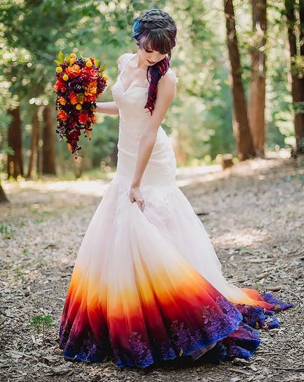 Весільні сукні в техніці омбре або dip dye як модний тренд