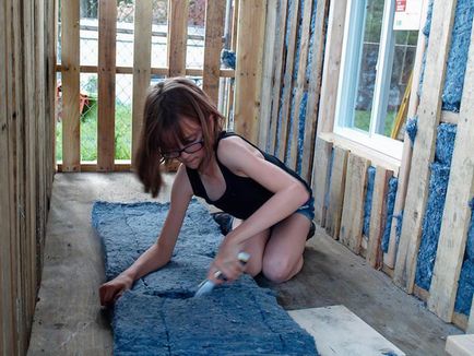 Своїми руками 9-річна дівчинка будує житла для бездомних