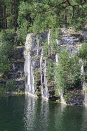 Secretele locurilor din parcul bazovskie, fotografiile vii)