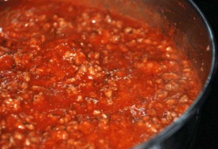 Sos de roșii pentru ingrediente spaghete, gătit