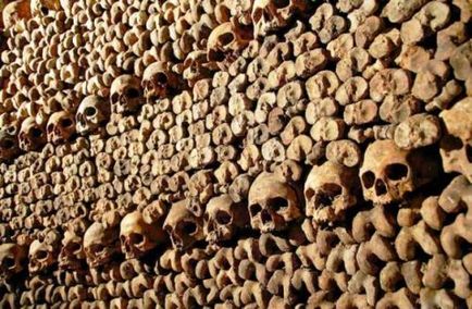 Cele 25 de fotografii minunate ale catacombelor pariziene, cea mai mare necropolă din lume