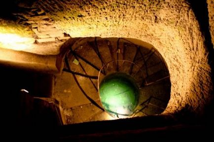 Топ-25 моторошних фотографій паризьких катакомб, найбільшого в світі некрополя