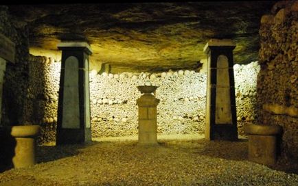 Cele 25 de fotografii minunate ale catacombelor pariziene, cea mai mare necropolă din lume