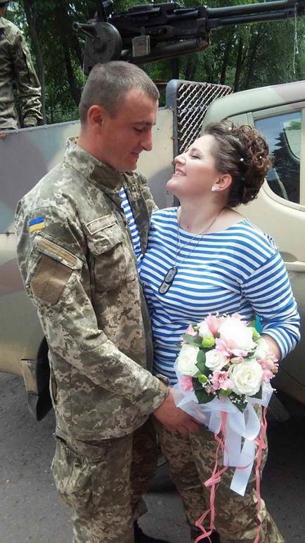 parașutiști ucrainene chiar nunti pe jocul din față, politinfo
