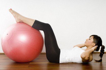 Exerciții cu mingea pentru coloana vertebrală