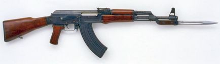 Seara Moscova - pistol pentru tragere în macedoneană