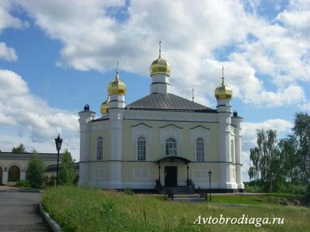 Verkhoturye - Merkushino, templomok Ural avtobrodyaga