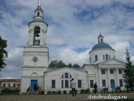 Verkhoturye - Merkushino, templomok Ural avtobrodyaga