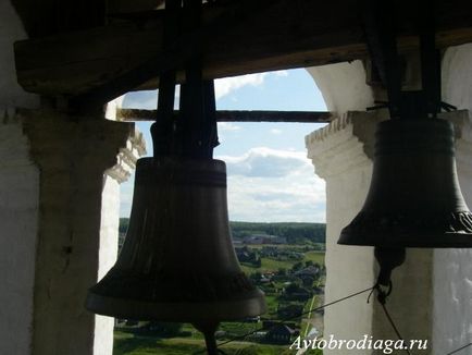 Verkhoturye - Merkushino, templomok Ural avtobrodyaga