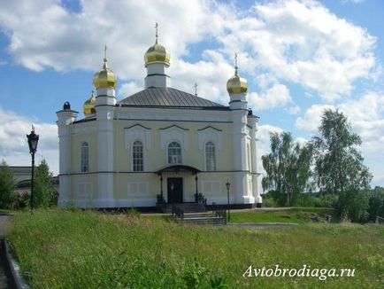 Verkhoturye - Merkushino, templomok Ural avtobrodyaga