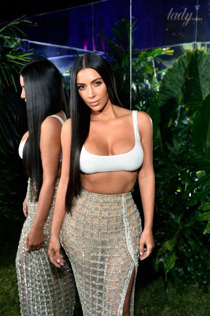 Totul de dragul frumuseții Kim Kardashian a arătat cum pompe fese - un portal de sex feminin
