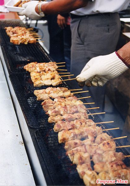 Yakitori - kebaburi de pui japonez de pui - preparate din bucătăria japoneză