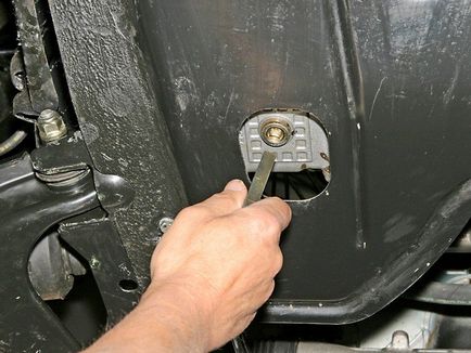 Înlocuirea filtrului de ulei și ulei în motorul cu 8 valve, renault logan, sandero (fotografie