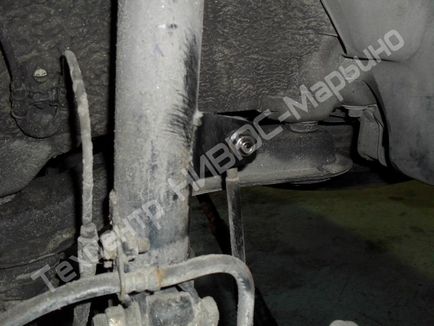 Заміна пильовиків задніх амортизаторів на автомобілі lexus rx330