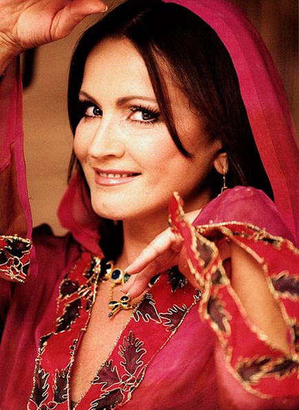 70 Fotó Sofia Rotaru ifjúkorában, és most egy fotó unokája és unokája (fotók Sofia Rotaru) 70 Fotó Sofia Rotaru ifjúkorában, és most egy fotó unokája és unokája