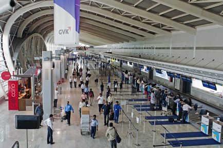 Аеропорт в Мумбаї - арріво