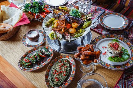 Edények a szezon, hogy mit lehet főzni az ünnepi asztal „Eid al-Fitr