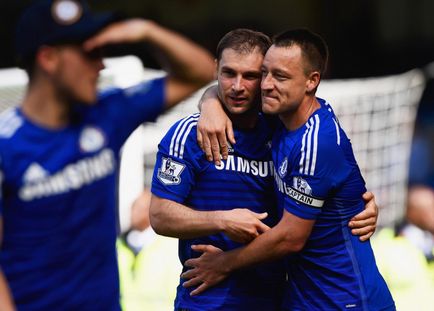Branislav Ivanovic „amikor Zhirkov énekelni kezdett, a játékosok,” Chelsea „leesett a földre”