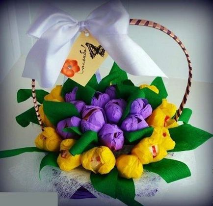 Csokor édességek - Hullámpapír virágok (master osztály), kézműves kezük