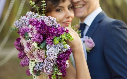 Buchet de liliac și bujor de mireasă - fotografii de nuntă