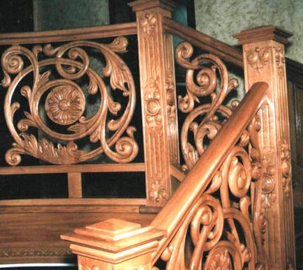 Balustru decorativ sculptat pentru scari din lemn
