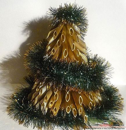 Készíts egy újévi karácsonyfa a szokásos tészta, részletes mester osztály lépésről lépésre fotók