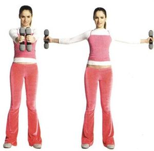 Făcând exerciții cu - cifra de fitness Jennifer Lopez