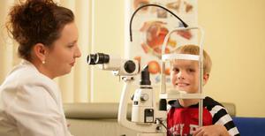 Un oftalmolog pediatru - cât de des vizitează un copil, din ce motive, posibilitățile unui bun doctor