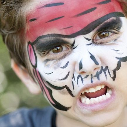 Gyermek Halloween témát make-up divat ötletek