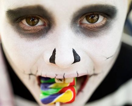 Gyermek Halloween témát make-up divat ötletek