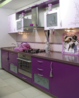 Design de bucătărie violet - gem de mure