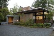 Case cu acoperișuri și caracteristici de design și exemple de fotografie