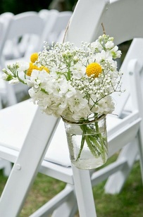 Floristica în detaliile mirelui la nuntă