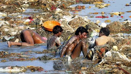 Ganges, apele tale sunt nebunești. 