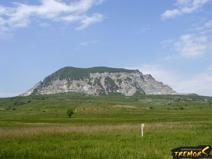 Гора змійка (зміїв), мінеральні води, екстремальний клуб tremors