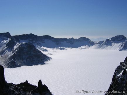 Muntele Changbai - granița dintre KNR și Coreea de Nord