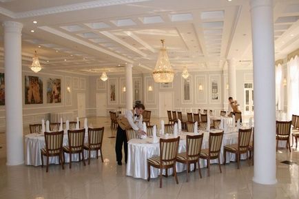 Готель гай наречених, готелі Курська