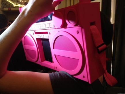 IHOME ip4 - retro boom box