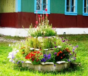 Cum pot face un pat de flori pe mai multe niveluri cum să aranjez florile într-un pat de flori cu mai multe straturi