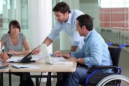 Як не треба говорити з людиною в інвалідному візку