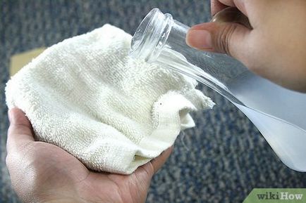 Як очистити килим від клейких речовин