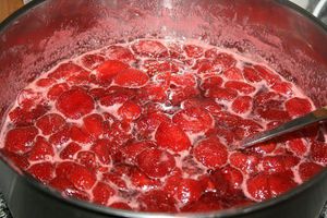 Як зварити варення полуничне рецепти приготування з фото і поради з підготовки полуниці
